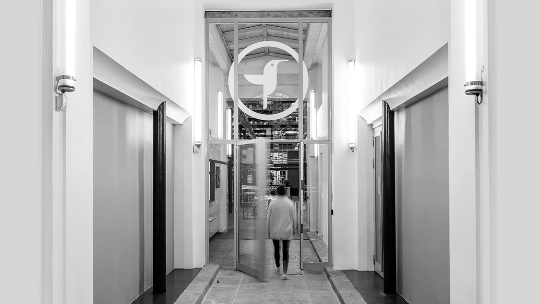 Deskopolitan Brand - Image 2